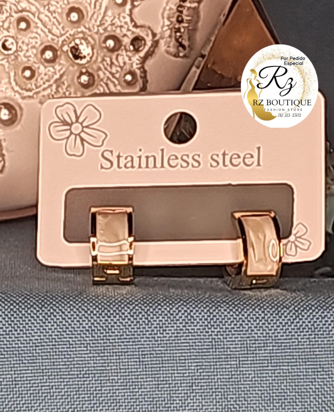 Aretes Dorados y Blancos