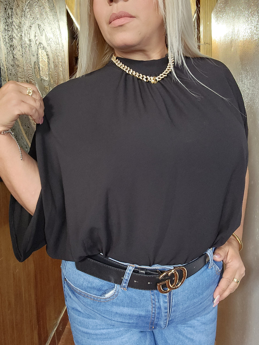 Blusa Ancha Amarre en el Cuello